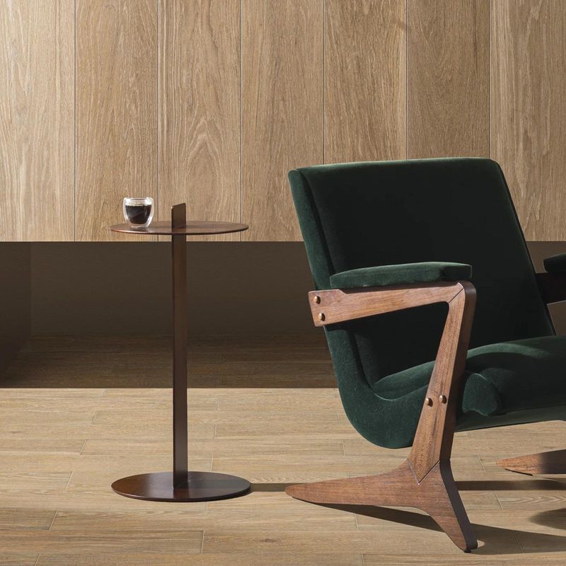 Porcelanato-tipo-madera-en-tono-cafe-mate