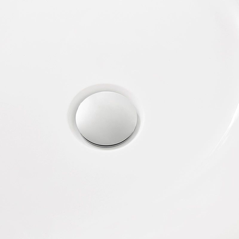 Tina-freestanding-acrilica-en-blanco-con-diseño-rectangular-y-desague-integrado