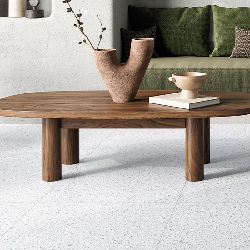 Piso-ceramico-blanco-mate-con-diseño-marmoleado