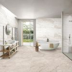 Porcelanato-pulido-en-gris-claro-con-diseño-marmoleado