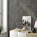 Porcelanato-mate-en-tono-carbon-con-diseño-tallado
