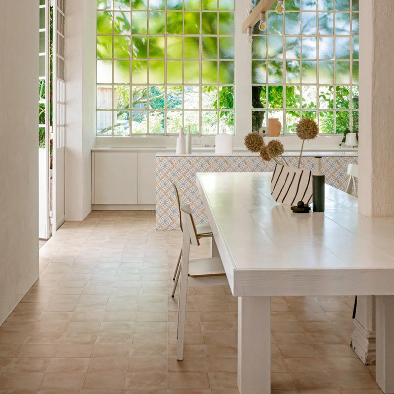 Porcelanato-tipo-cotto-en-tono-beige-mate