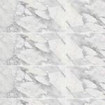 Gres-satinado-en-blanco-con-diseño-marmoleado
