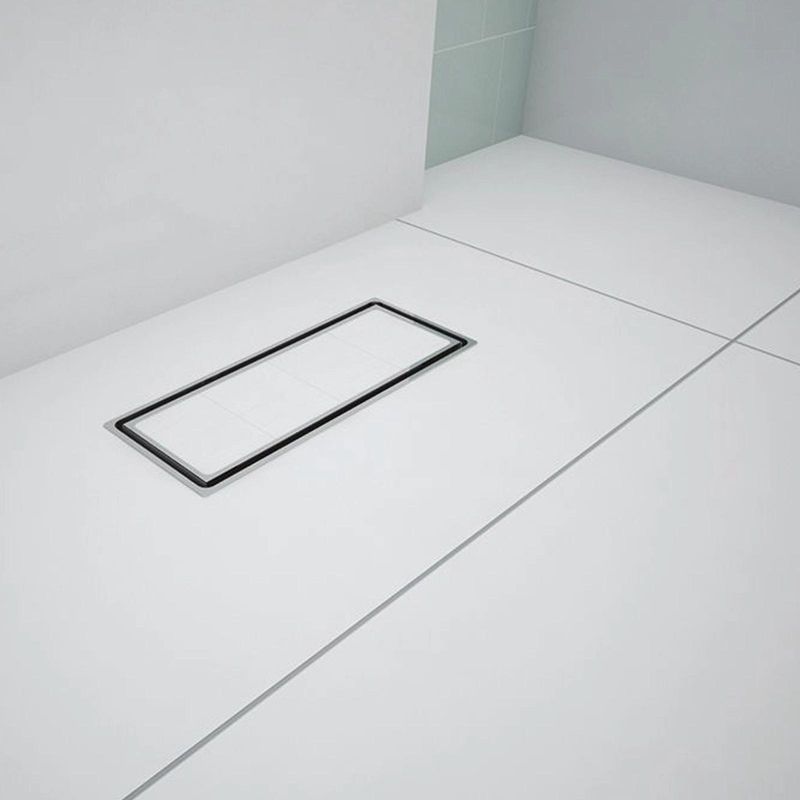 Coladera-rectangular-de-inserto-con-diseño-funcional-y-discreto-para-baños-modernos