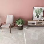 Piso-ceramico-beige-semi-brillante-con-diseño-marmoleado