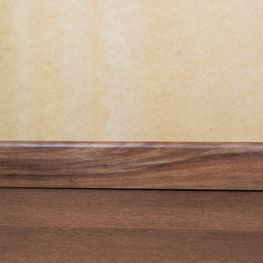 ZOCLO TULIP NOGAL 15 X 90 X 2400 MM - KLP